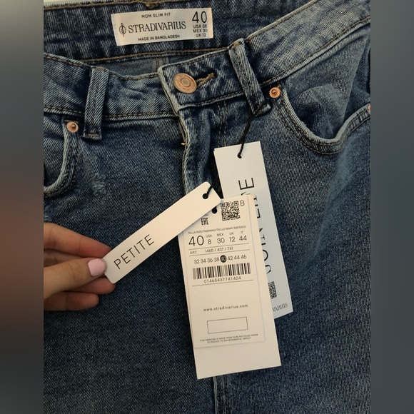 Stradivarius mom jeans with rip - Picture 5 of 6